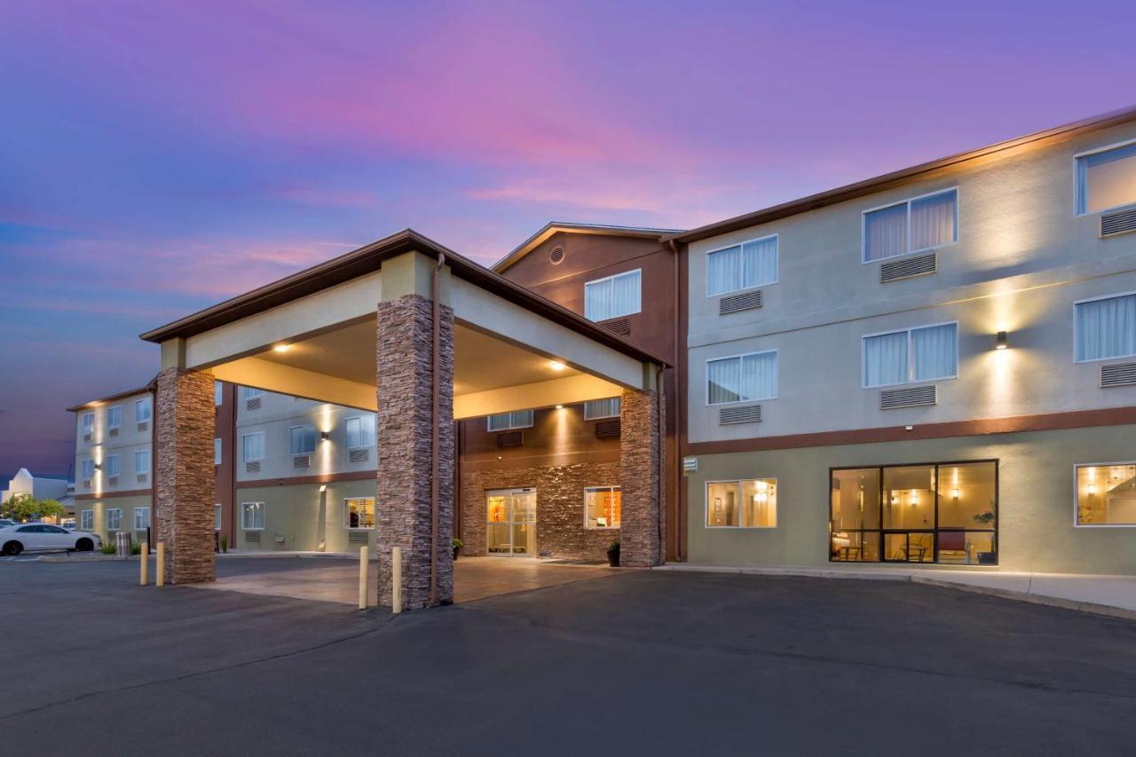 Best Western Plus The Four Corners Inn Фармингтън Екстериор снимка